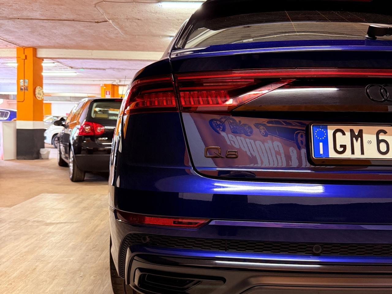 PAZZESCA AUDI Q8 S-LINE MILD-HYBRID CON SOLI 17.621 KM