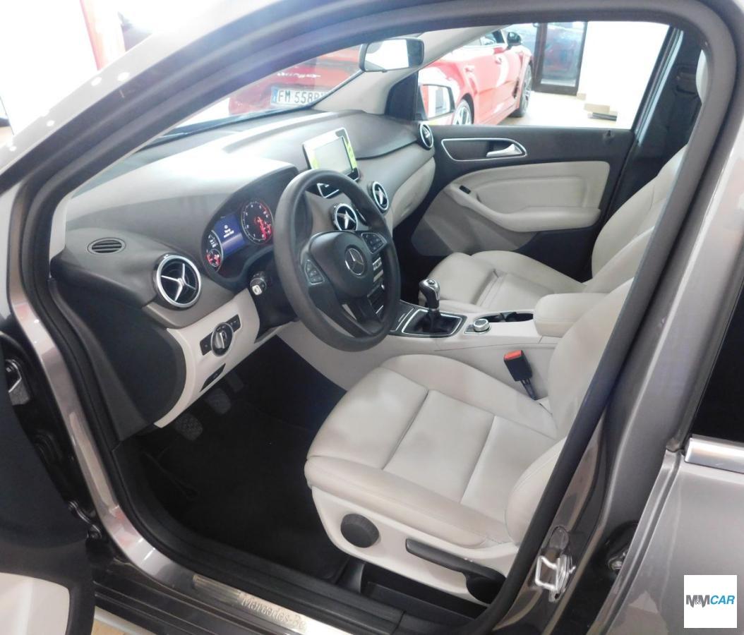 MERCEDES - Classe B - B 200 d Business