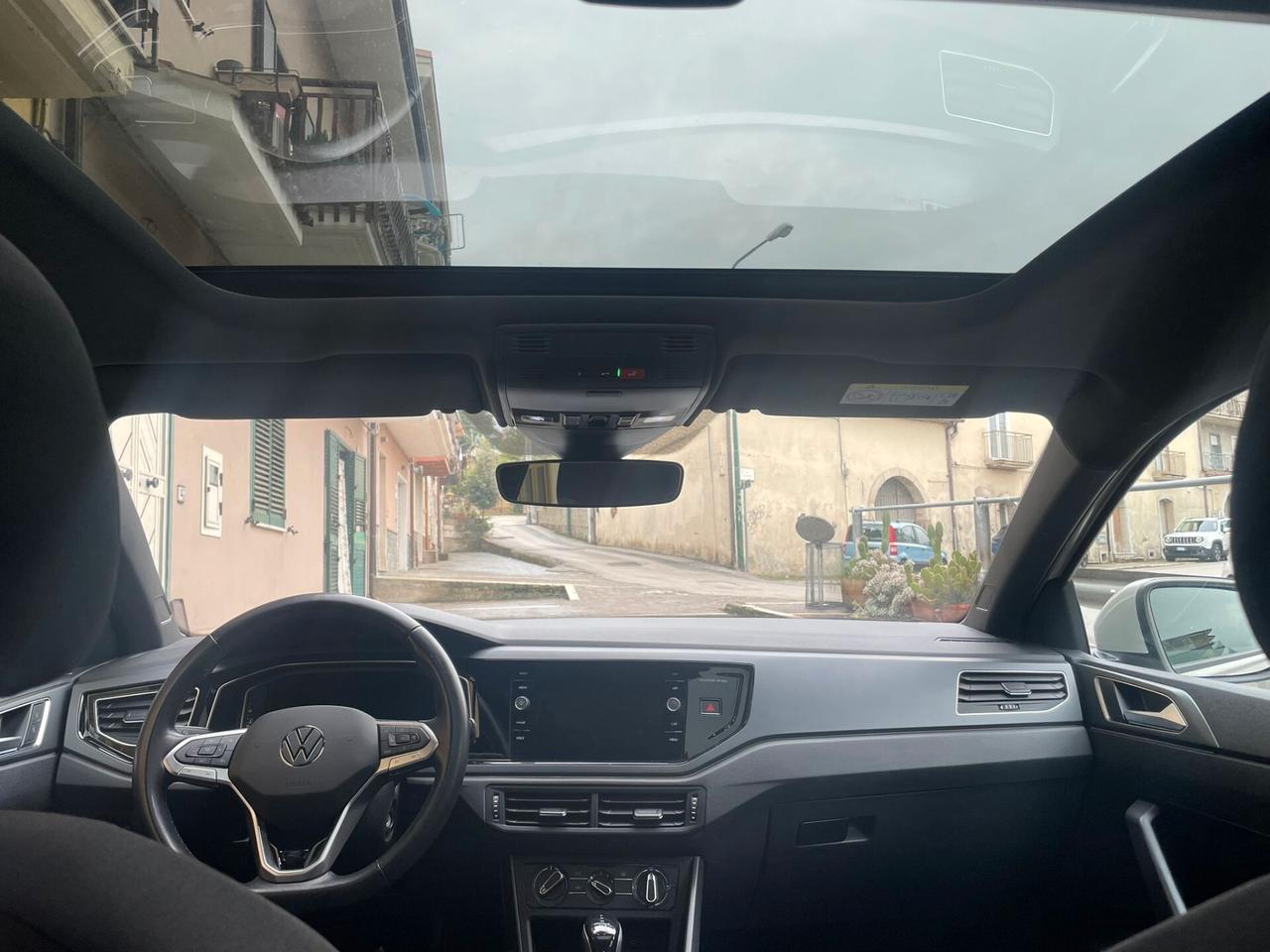 Volkswagen Taigo 1.0 TSI 110 CV DSG R-Line + Tetto