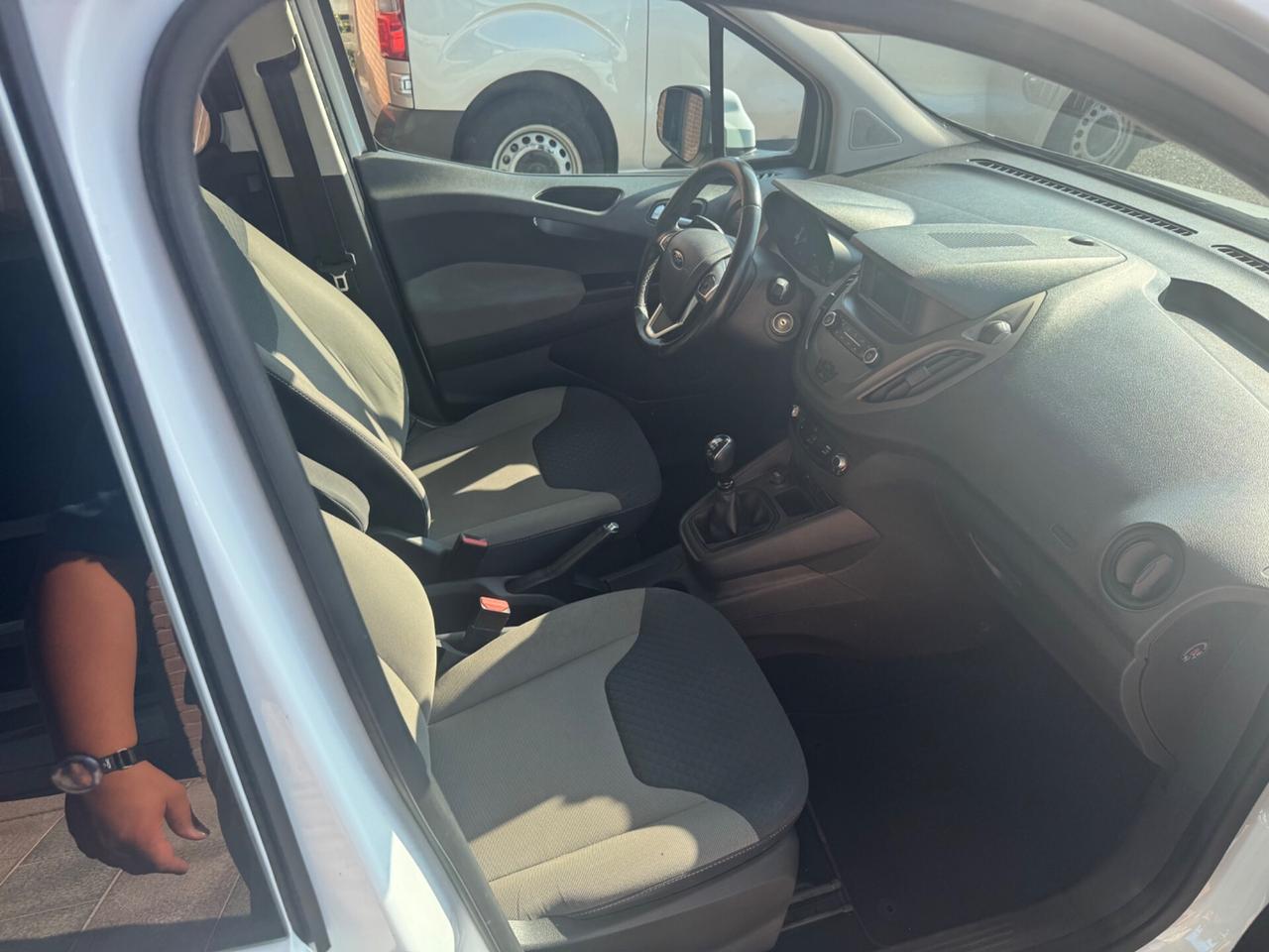 Ford Tourneo Courier 1.5 TDCI 100 CV S&S Plus