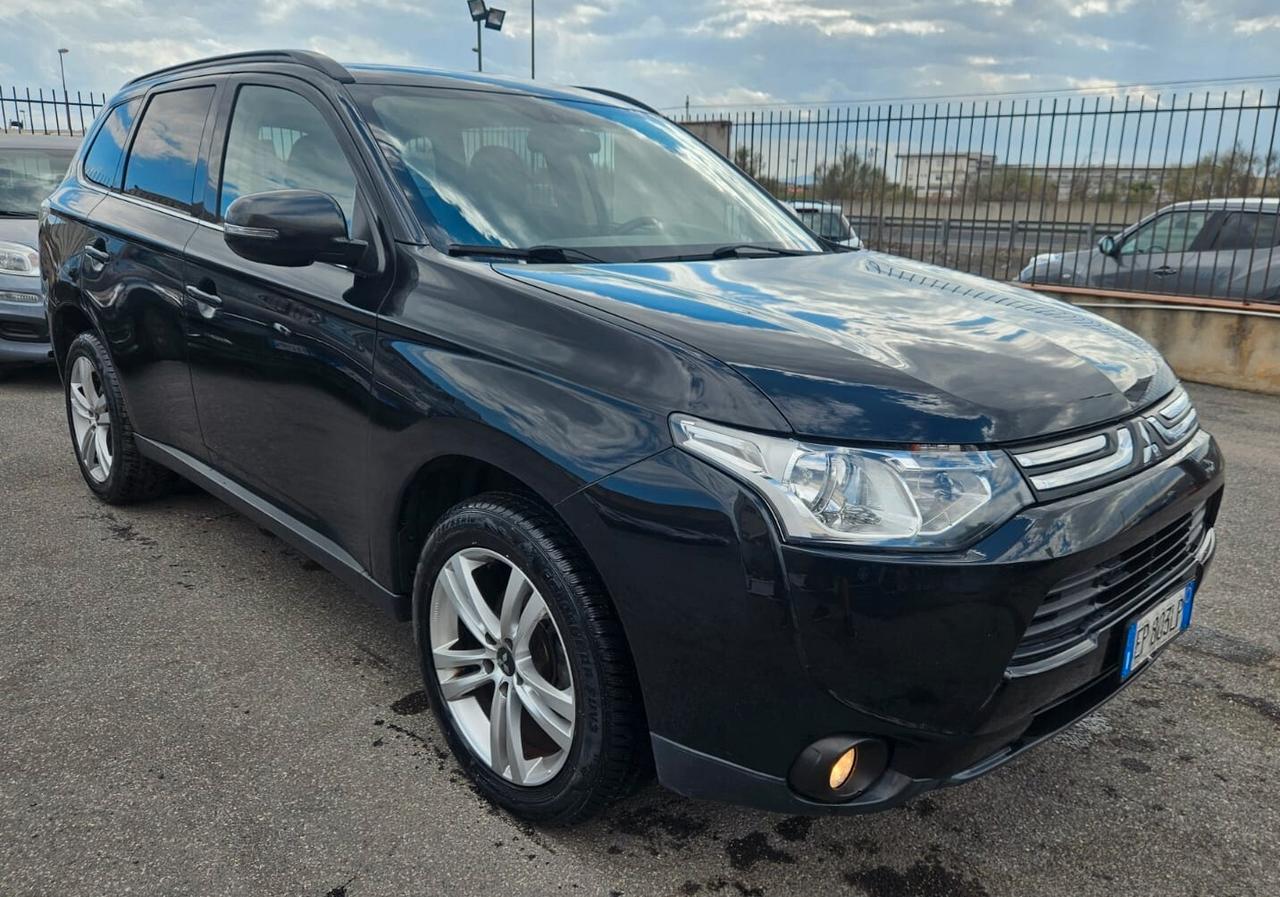Mitsubishi Outlander - PARI AL NUOVO - GARANTITA 12 MESI CASCO -