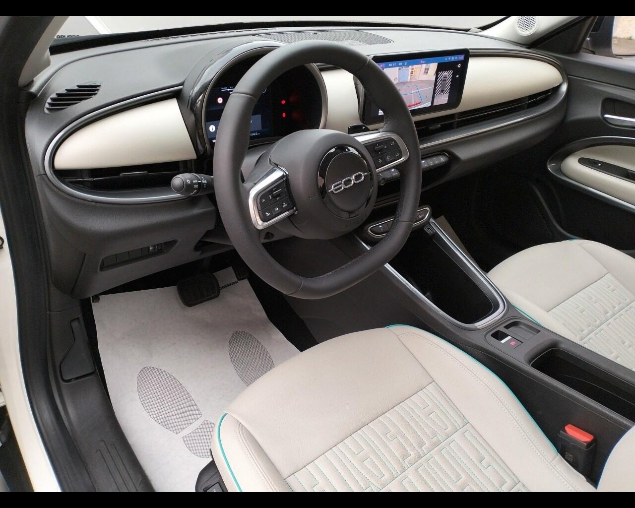 FIAT 600 (2023-->) 600 Hybrid 100 CV DCT MHEV L...