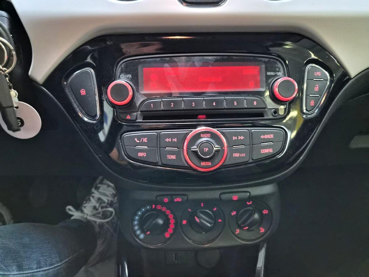 Opel Adam 1.4 GPL Tech Glam
