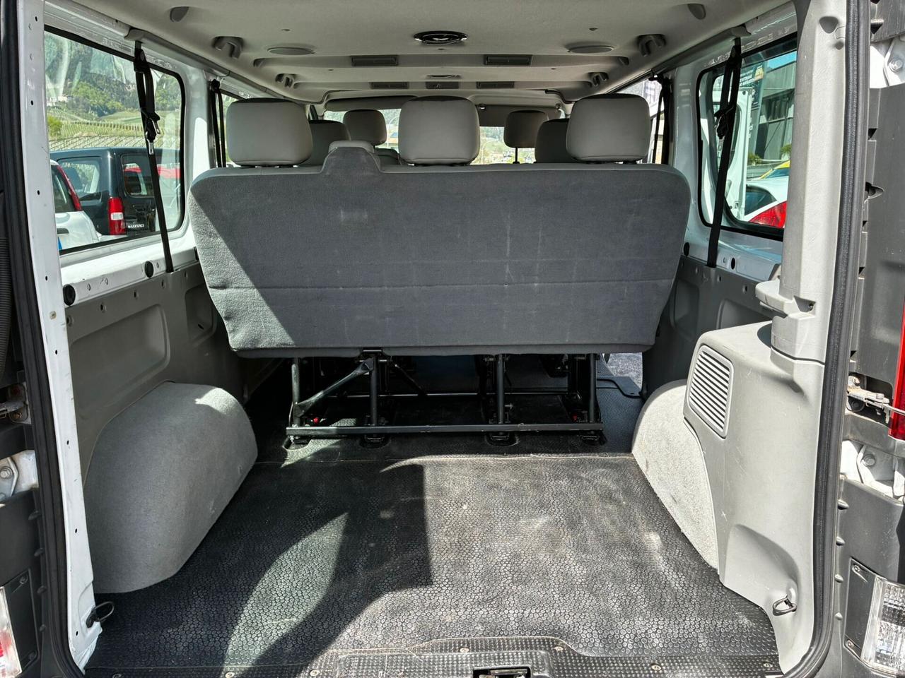 OPEL VIVARO 2.0 CDTI 8POSTI PASSO LUNGO GANCIO TRAINO KM115MILA