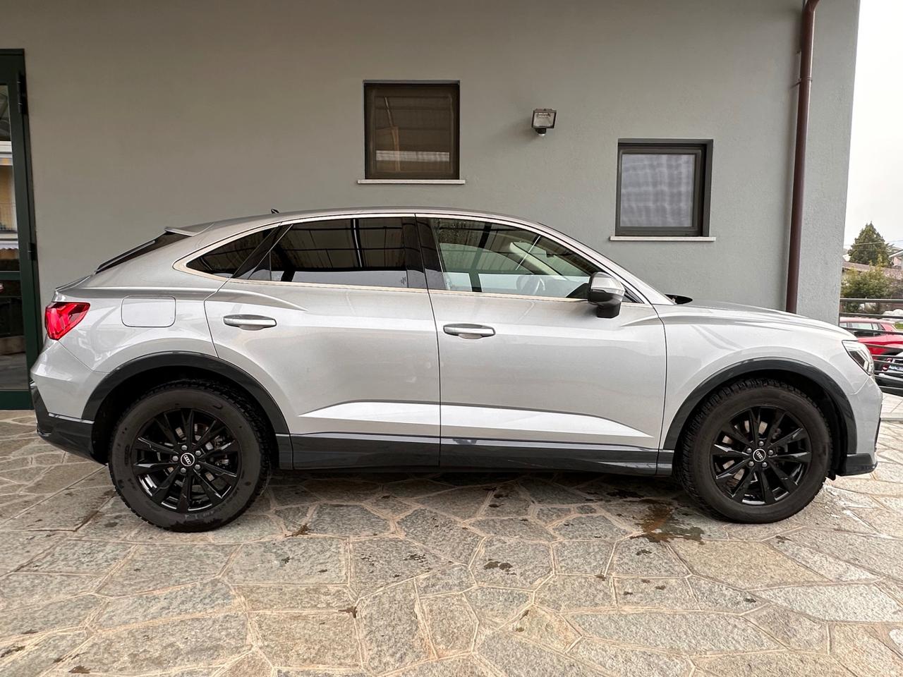 Audi Q3 Sportback 35 2.0 tdi s-tronic