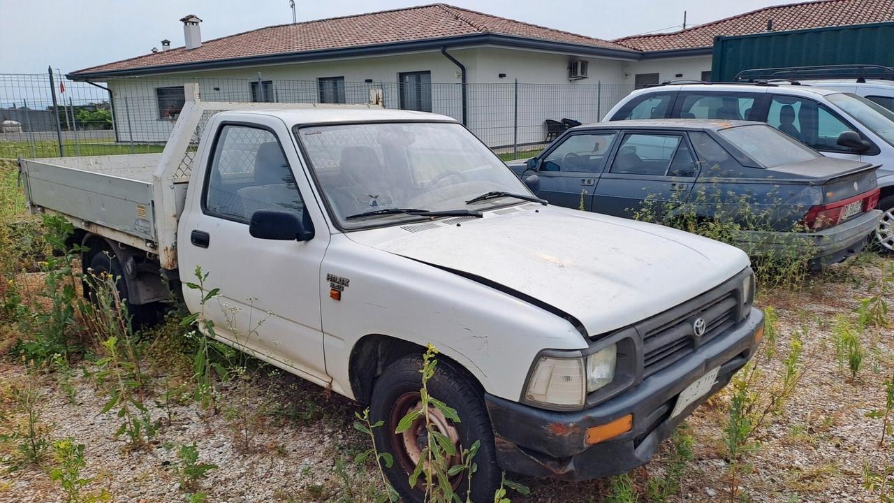 Toyota RIBALTABILE TRI LATERALE