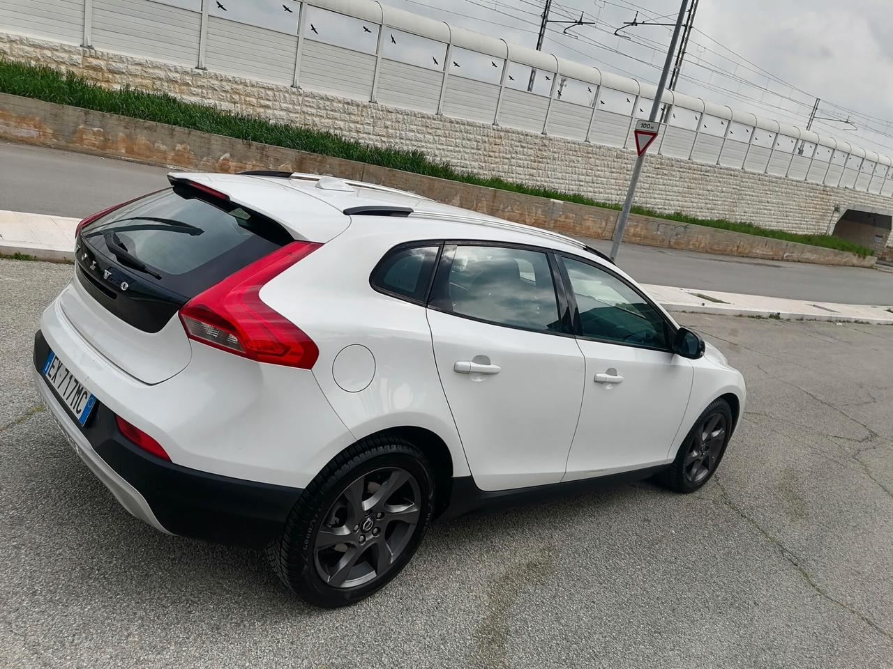 Volvo V40 Cross Country D2 1.6 115cv *52.000 KM**