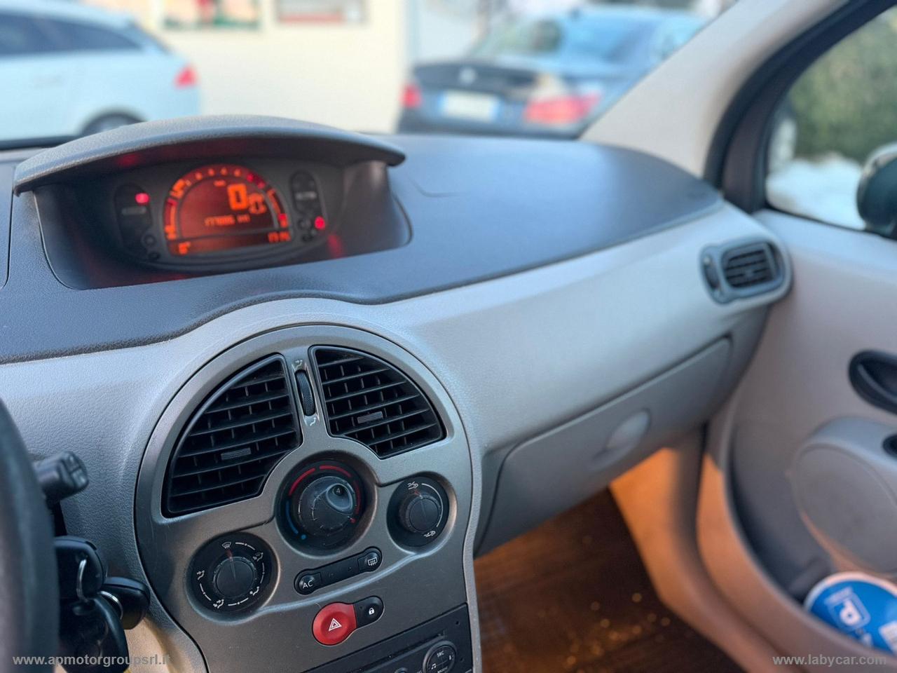 RENAULT Modus 1.2 16V Dynamique