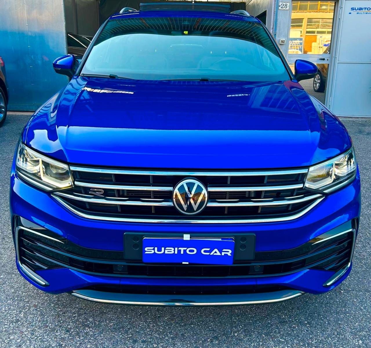 Volkswagen Tiguan 2.0 TDI 150 CV SCR DSG R-Line TETTO PANORAMICO