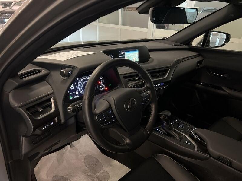Lexus UX Hybrid 4WD Midnight