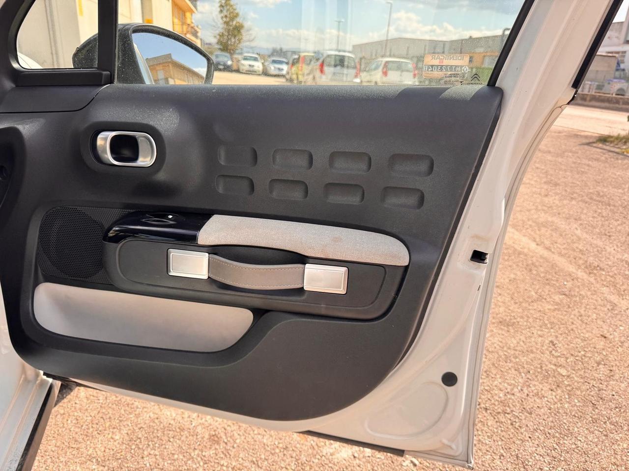 Citroen C3 BlueHDi Shine AUTO INCIDENTATA