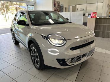 FIAT 600 Hybrid DCT MHEV La Prima KM0