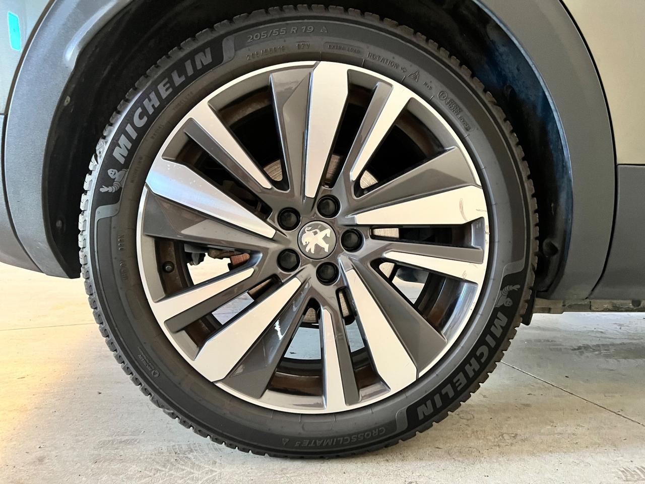 Peugeot 3008 Hybrid4 300 e-EAT8 GT