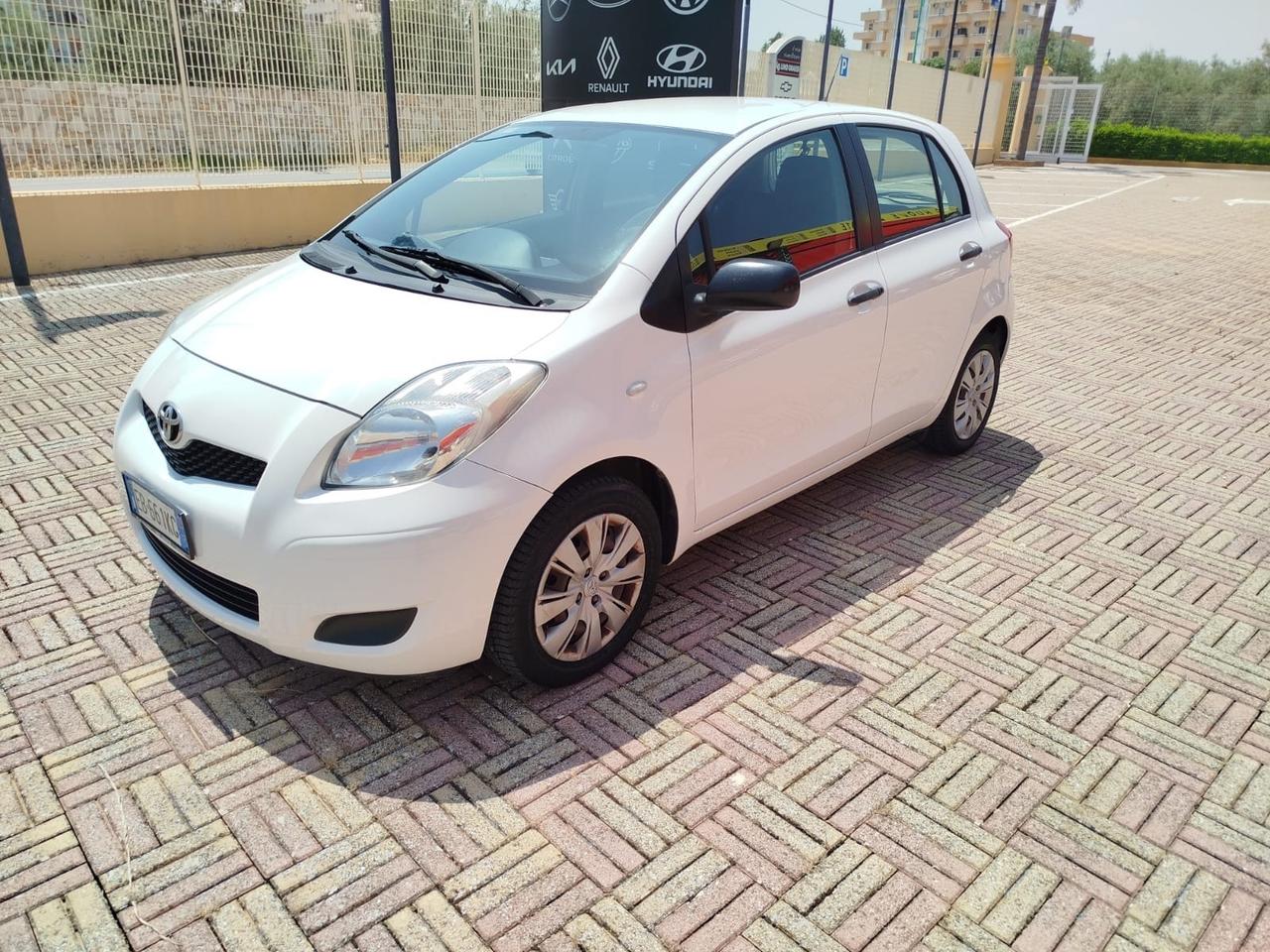 Toyota Yaris 1.0 5 porte Now GPL