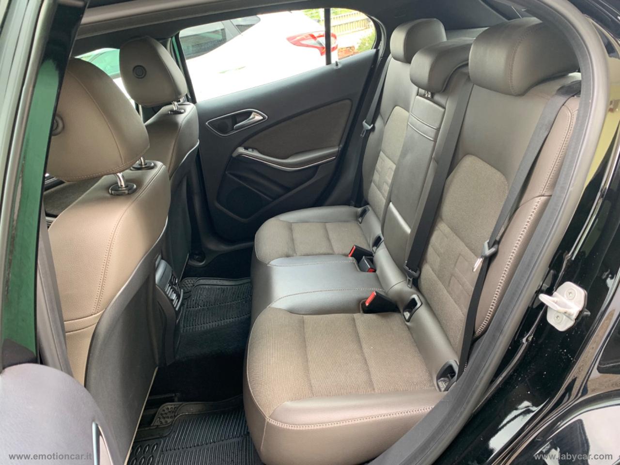 MERCEDES-BENZ GLA 200 CDI Premium - 2015