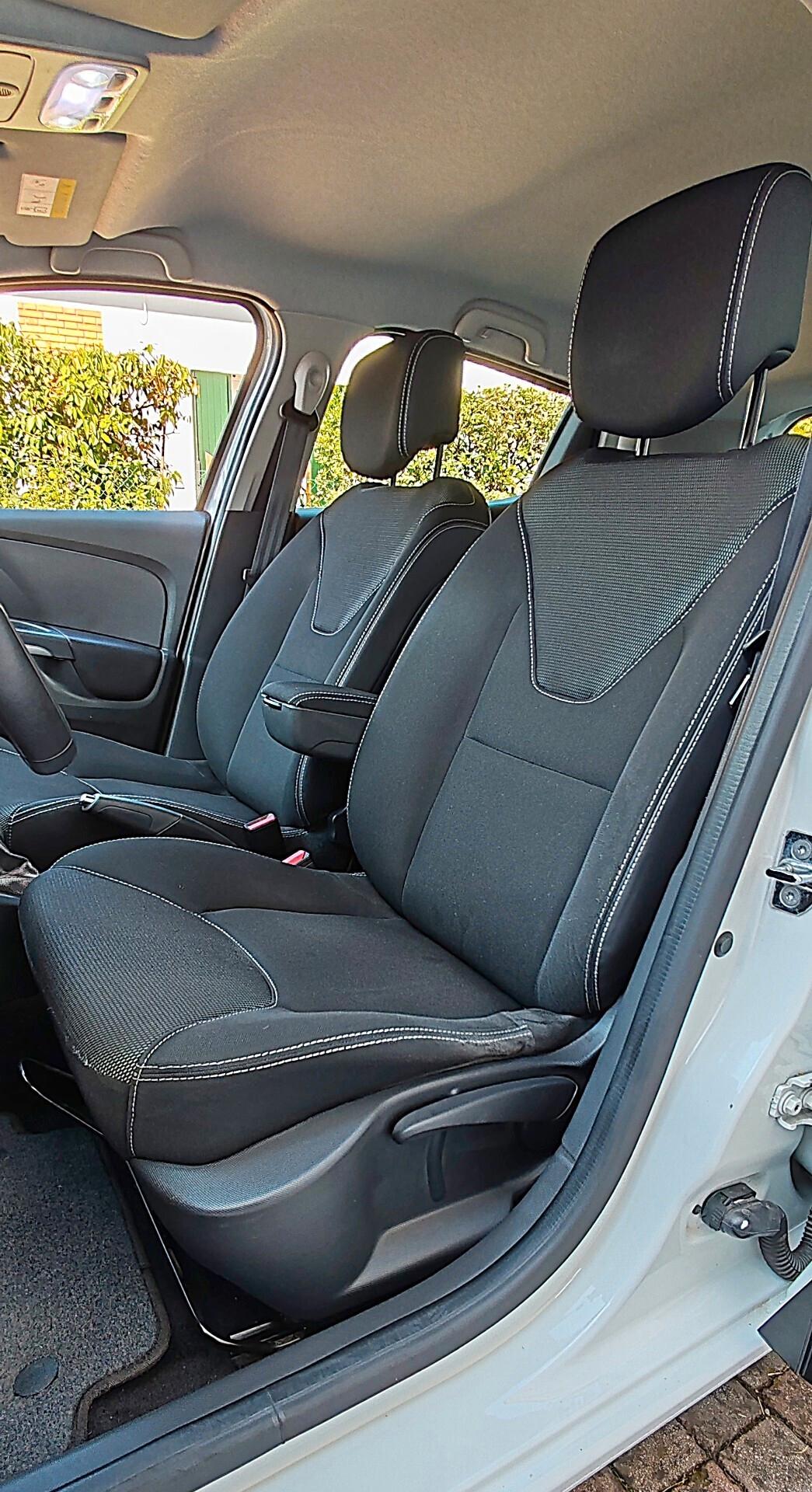 Renault Clio TCe 12V 90CV 5 porte Costume National