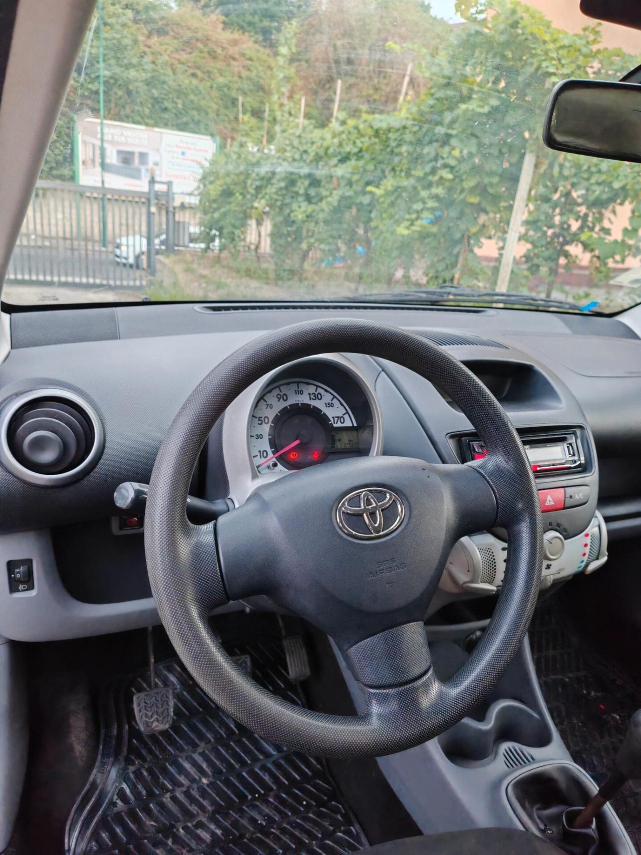 Toyota Aygo FRIZIONE FATTA OGGI UNA BAMBOLA