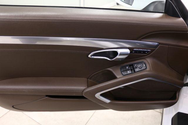 PORSCHE 911 3.0 Carrera 4 Coupé