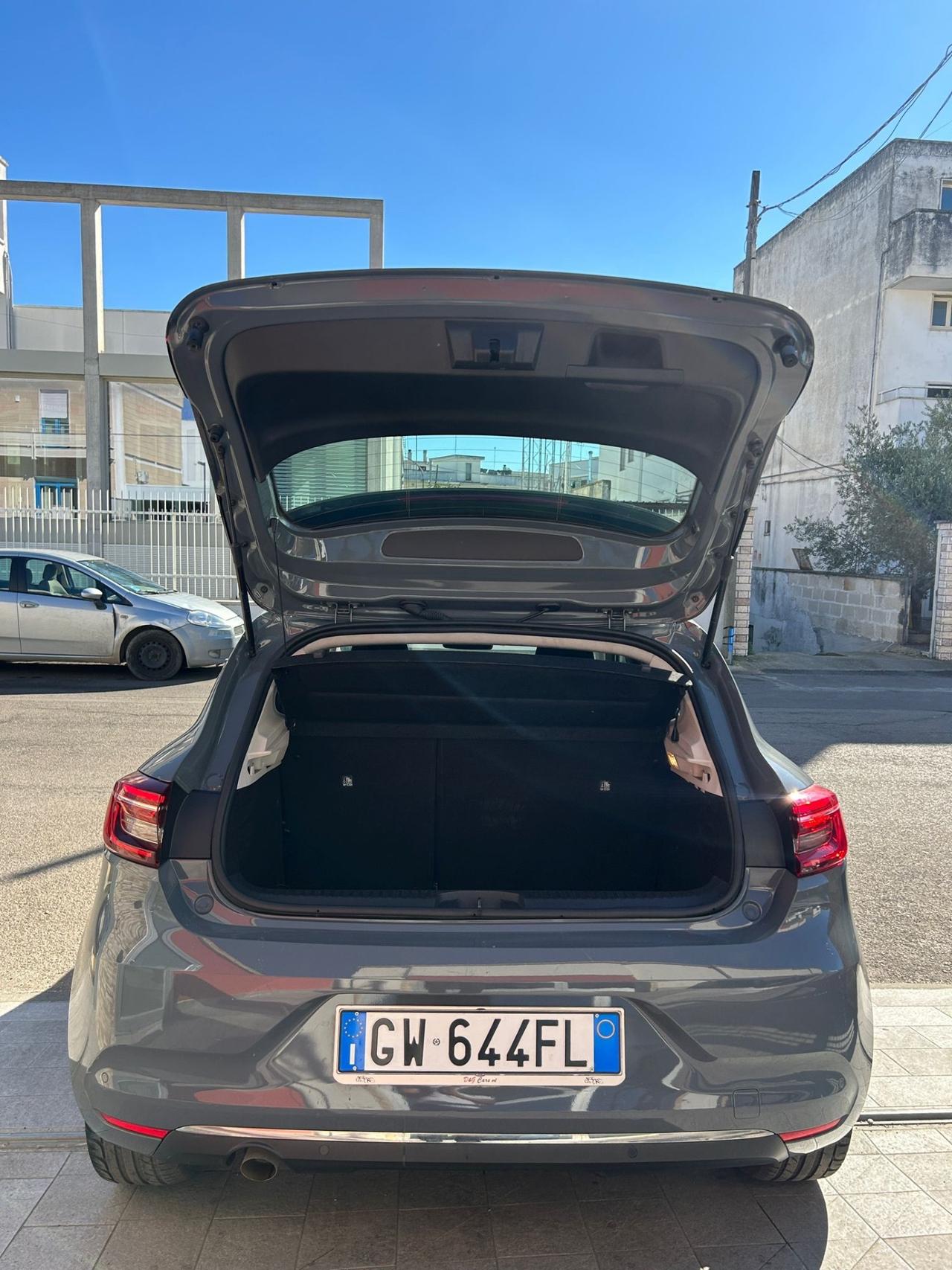 Renault Clio TCe 100 CV GPL Zen-2021 LED/17"/NAVI