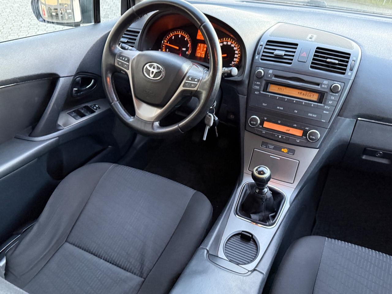 Toyota Avensis 2.0 D-4D SW|UNIPRO