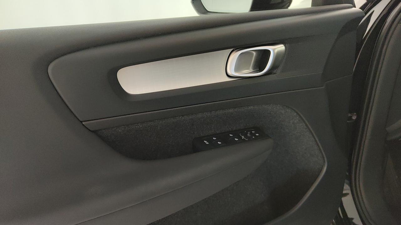 VOLVO XC40 2.0 b3 Core auto