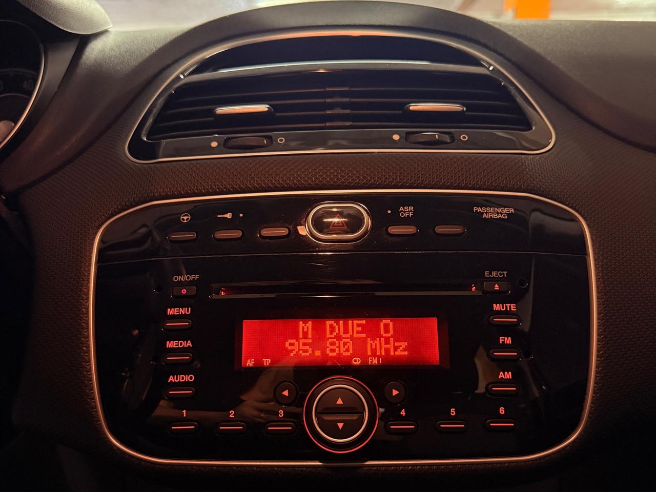 STUPENDA FIAT PUNTO CON SOLI 21.879 KM UNICO PROPRIETARIO