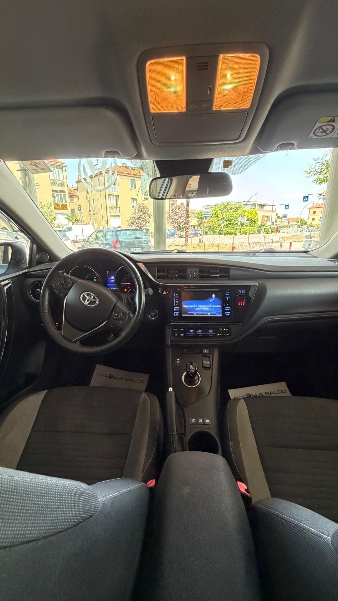 Toyota Auris Touring Sports 1.8 Hybrid Active
