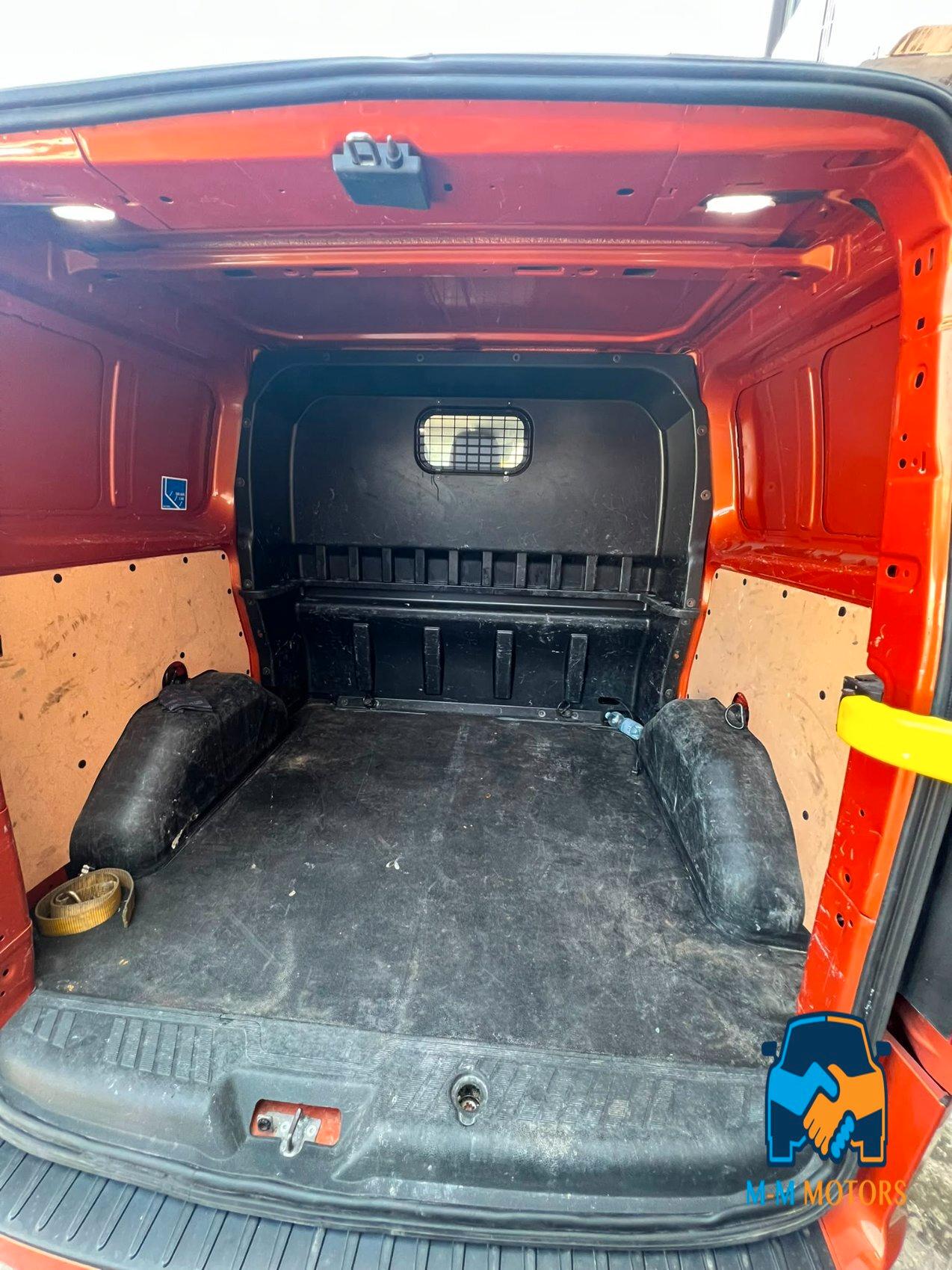 FORD Transit Custom 300 2.0 tdci MHEV 130cv Titanium d.cab. L1H1 E6.2