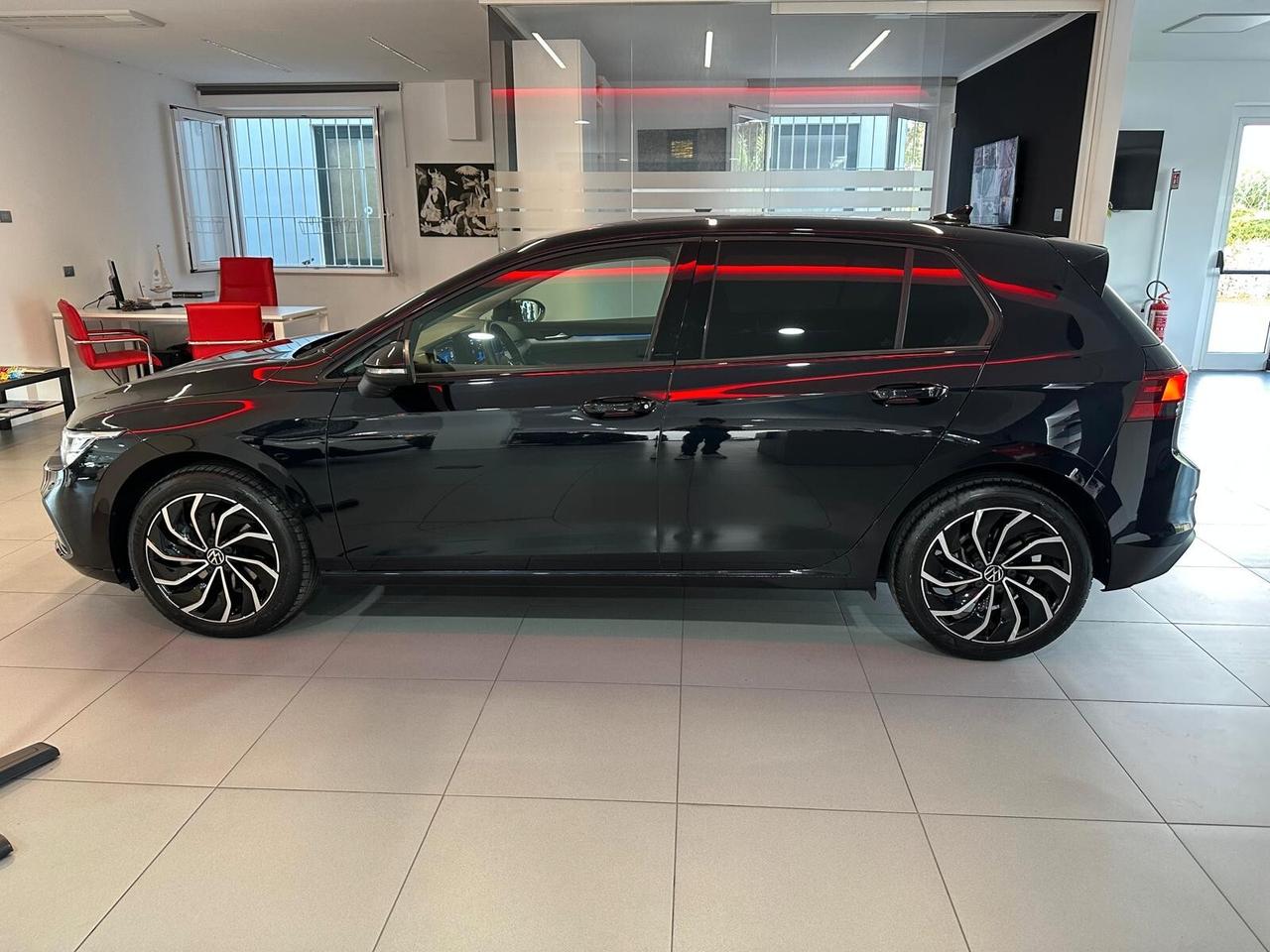 Volkswagen Golf 8 1.5 TGI DSG Style