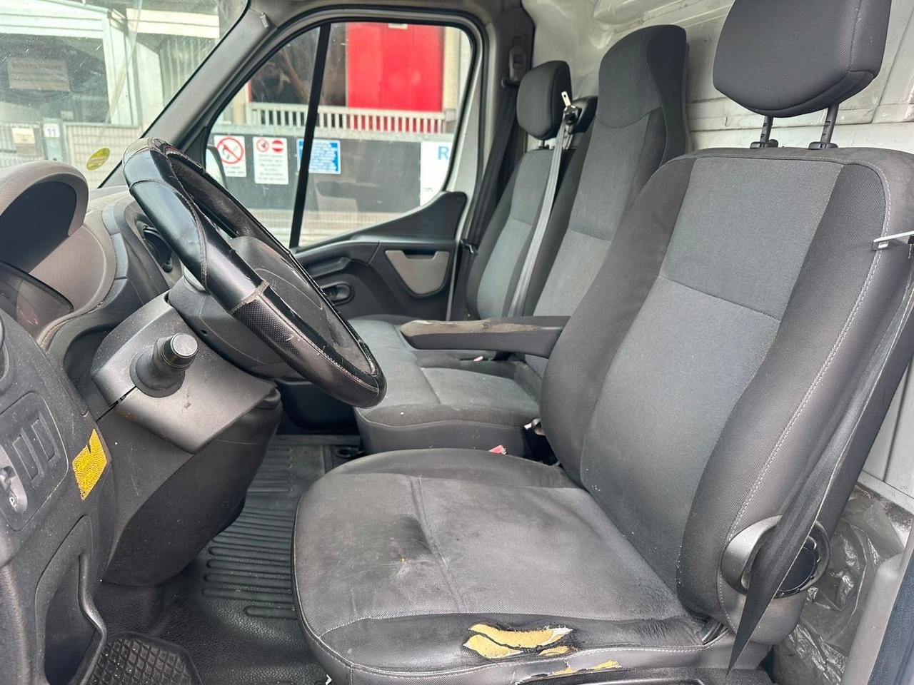Renault master