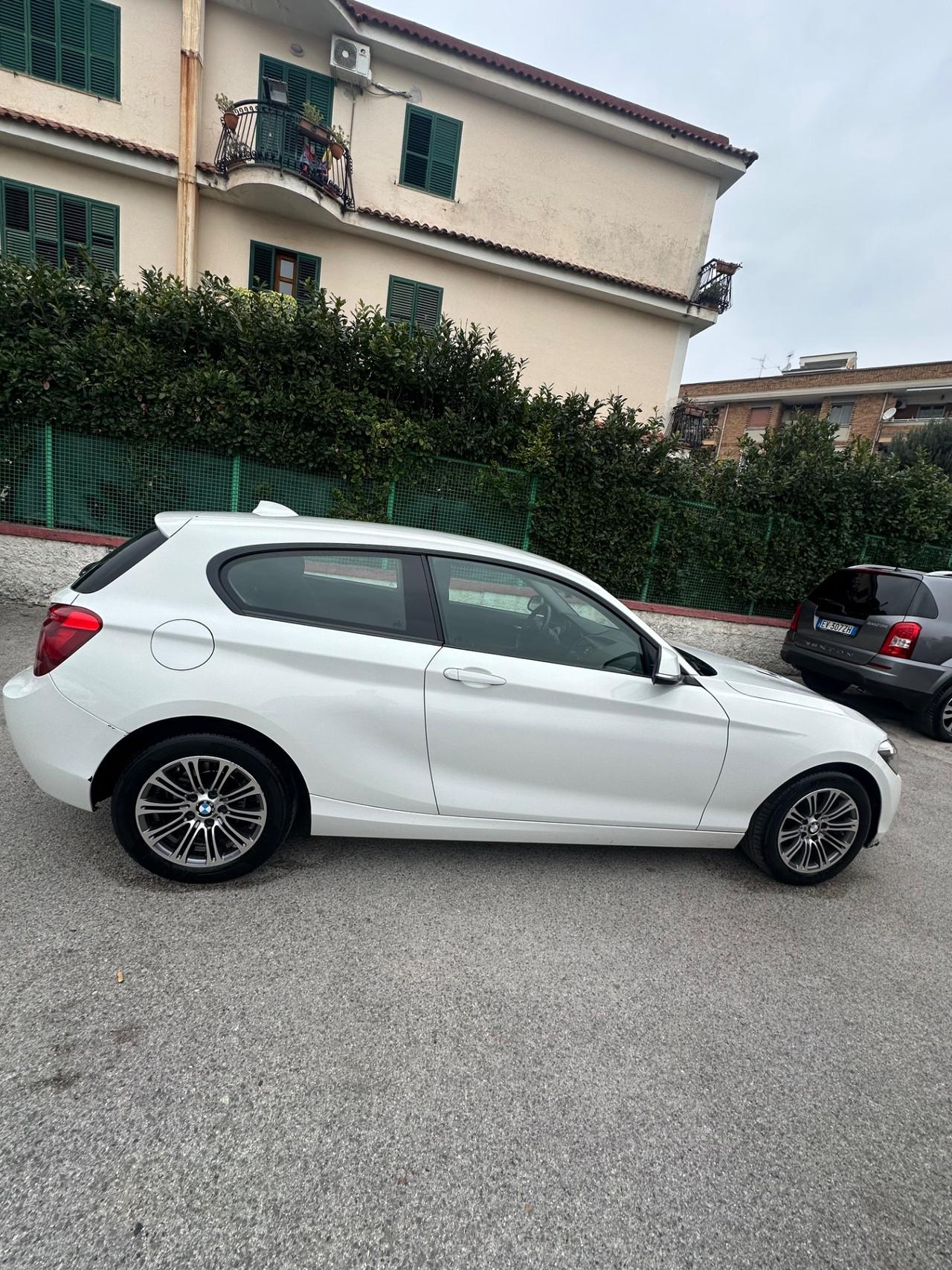 Bmw 114 114d 3p. Unique