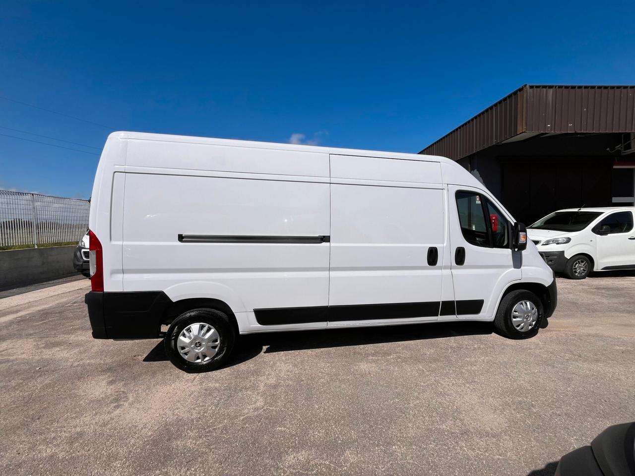 Peugeot BOXER PREMIUM 335 L3H2 2.2 BLUEHDI 140 CV.