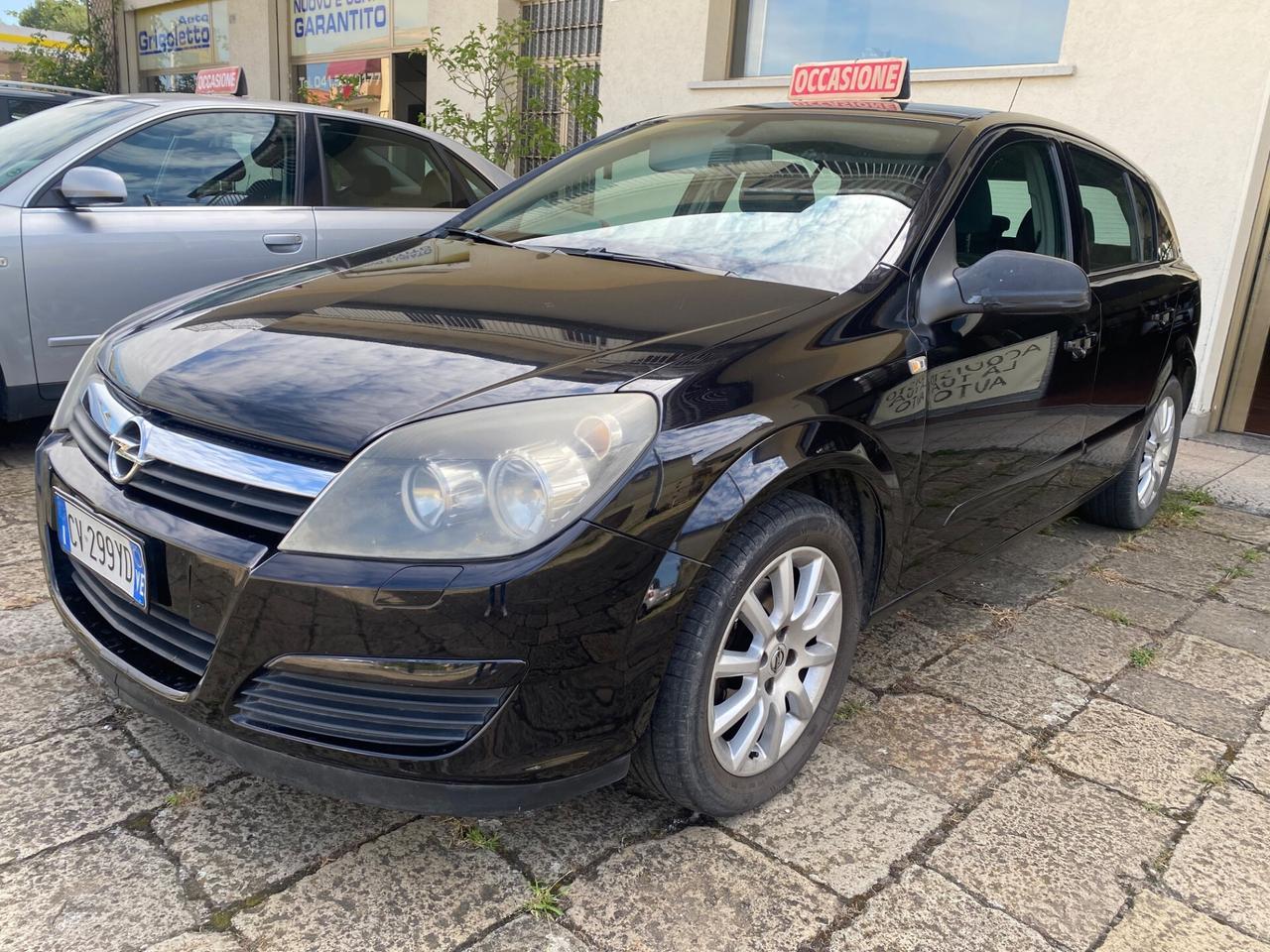 Opel Astra 1.6 16V Twinport 5 porte Cosmo