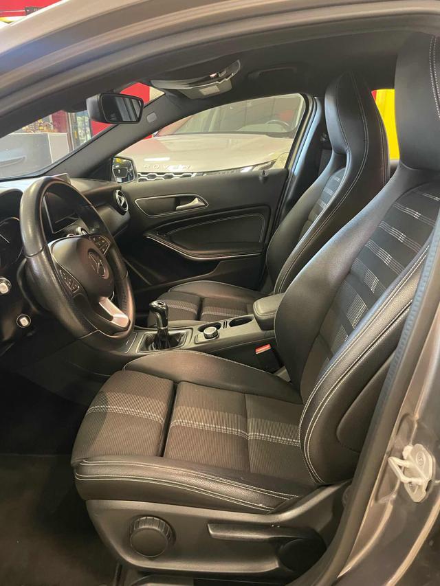MERCEDES-BENZ A 180 d Sport **XENON/NAVI/UNICOPRO**