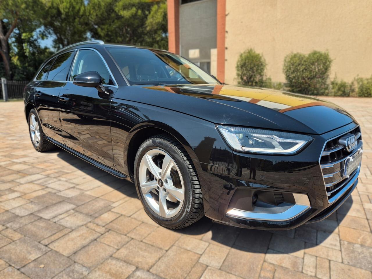 Audi A4 Avant 30 TDI/136 CV S tronic Business Advanced