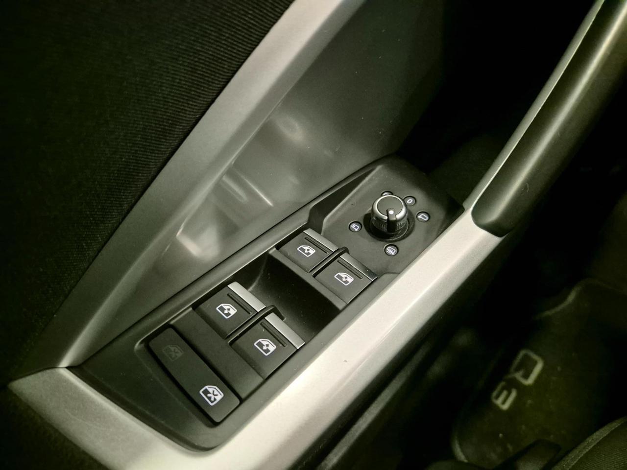 Audi Q3 35 2.0 tdi Business s-tronic - Cruise/Lim - Sens. Park.