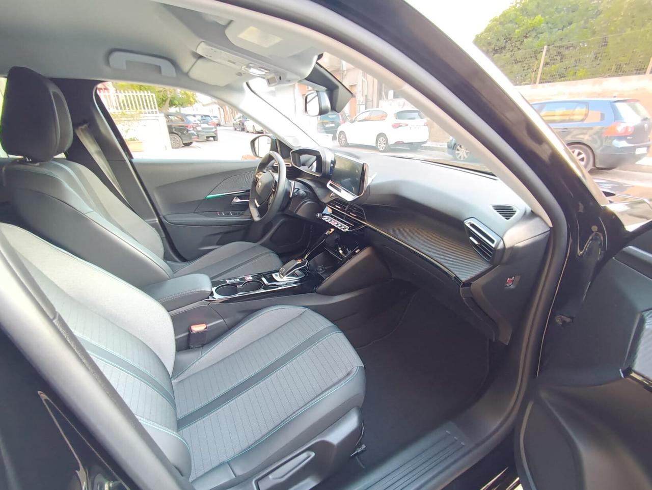 Peugeot 2008 1.5BlueHDi 130 S&S EAT8 Allure Pack
