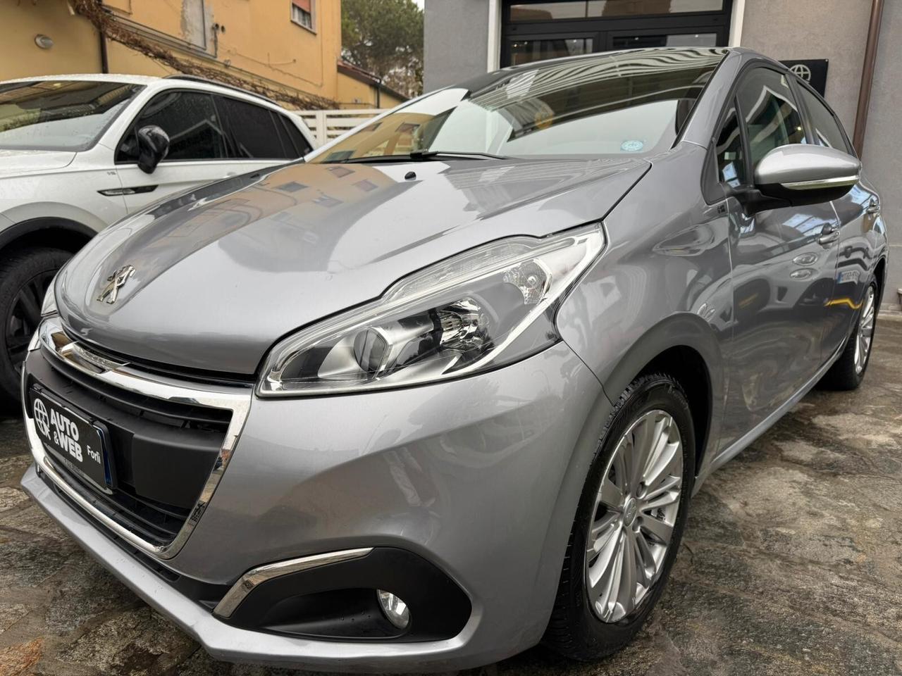 PEUGEOT 208 PureTech 82 5p ALLURE NEOPAT
