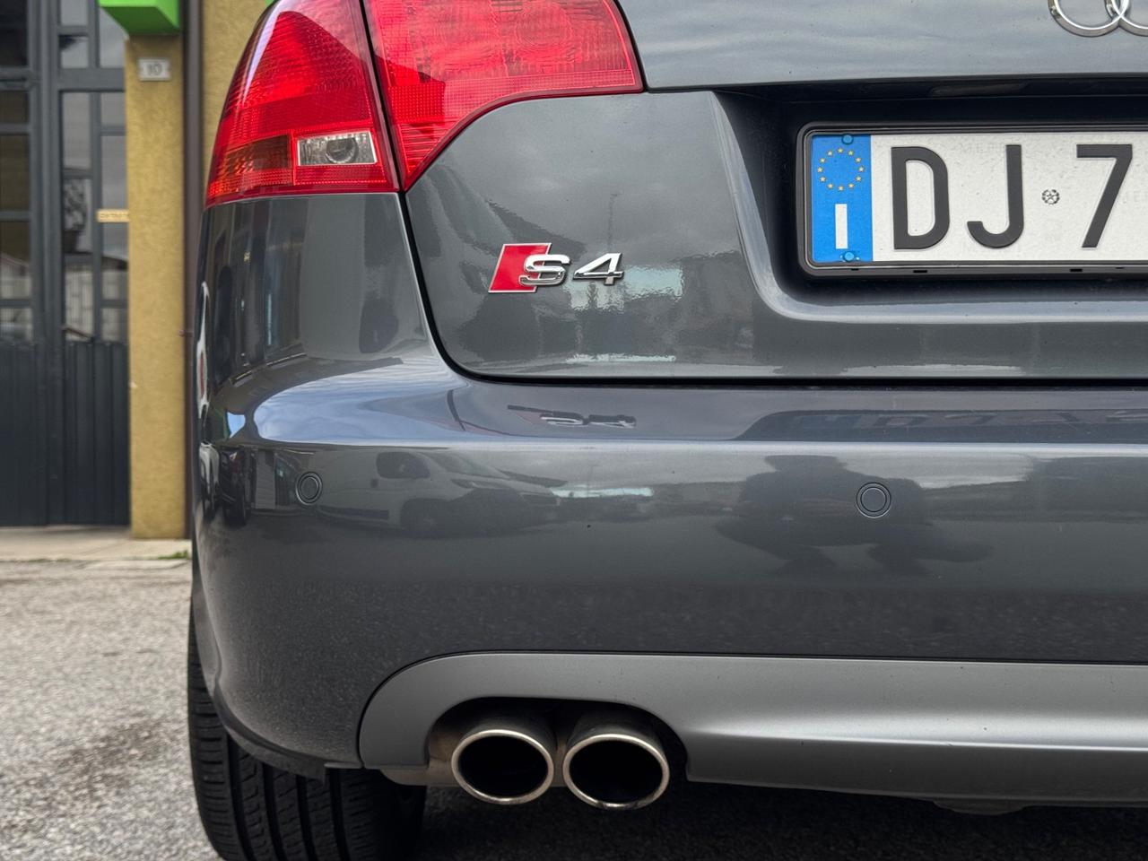 Audi A4 S4 4.2 V8 Avant quattro