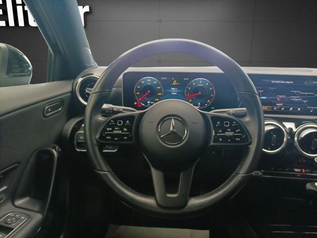 MERCEDES-BENZ A 180 Automatic Business