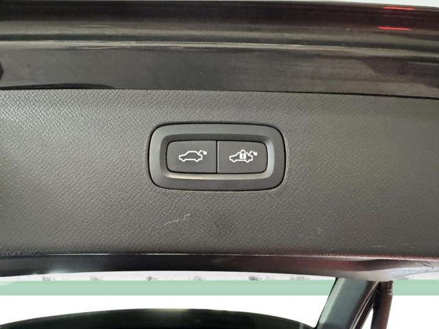 VOLVO XC90 B5 (d) AWD Geartronic 7 posti Momentum Pro