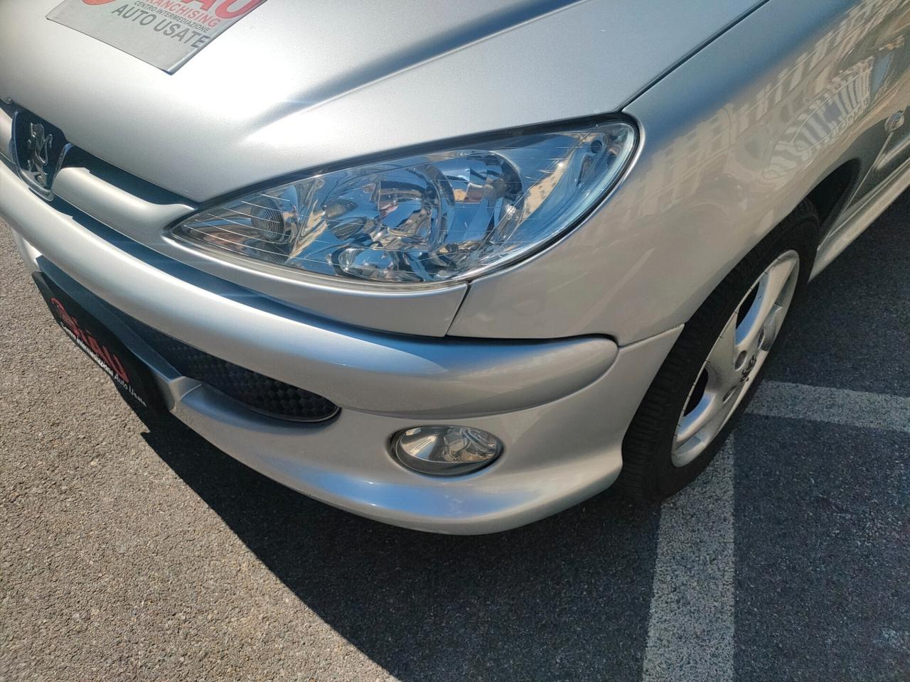 Peugeot 206 1.6 16V CC Enfant Terrible