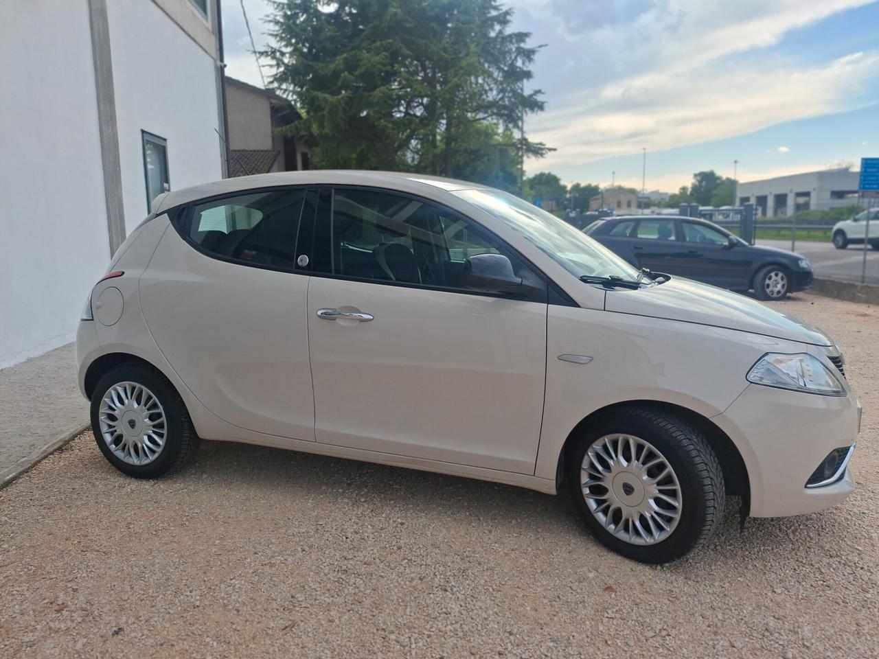 Lancia Ypsilon 1.2 GPL