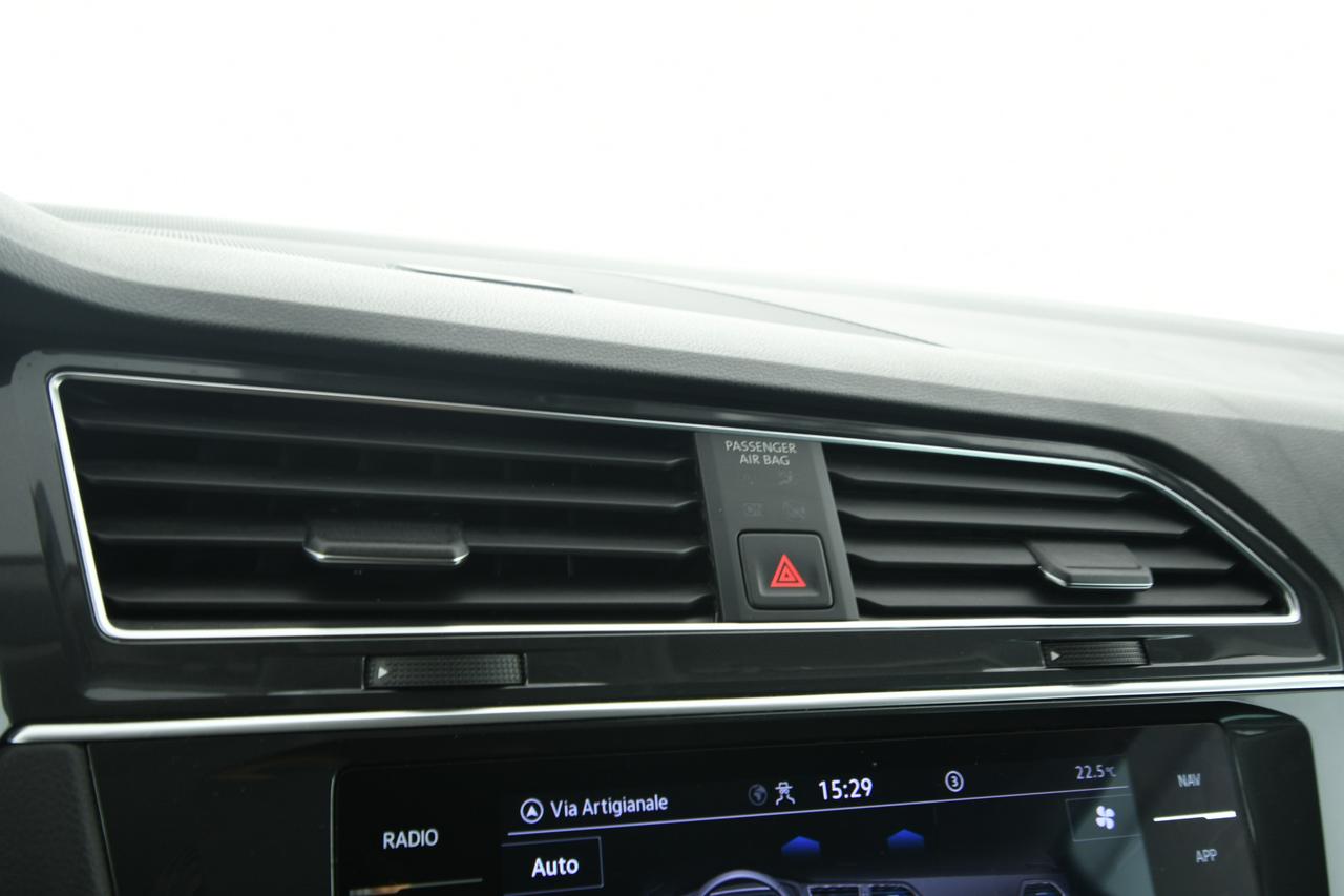 VOLKSWAGEN Tiguan 2.0 tdi Elegance 150cv dsg CAMERA+ACC+APP CONNECT