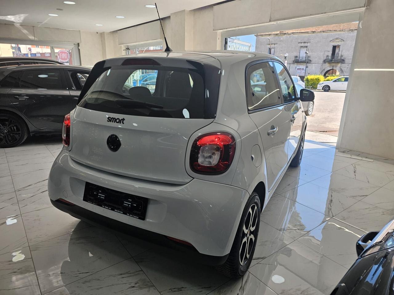 NUOVA SMART FORFOUR PASSION EDITION 1.0 TURBO BENZ 71CV BLACK LINE