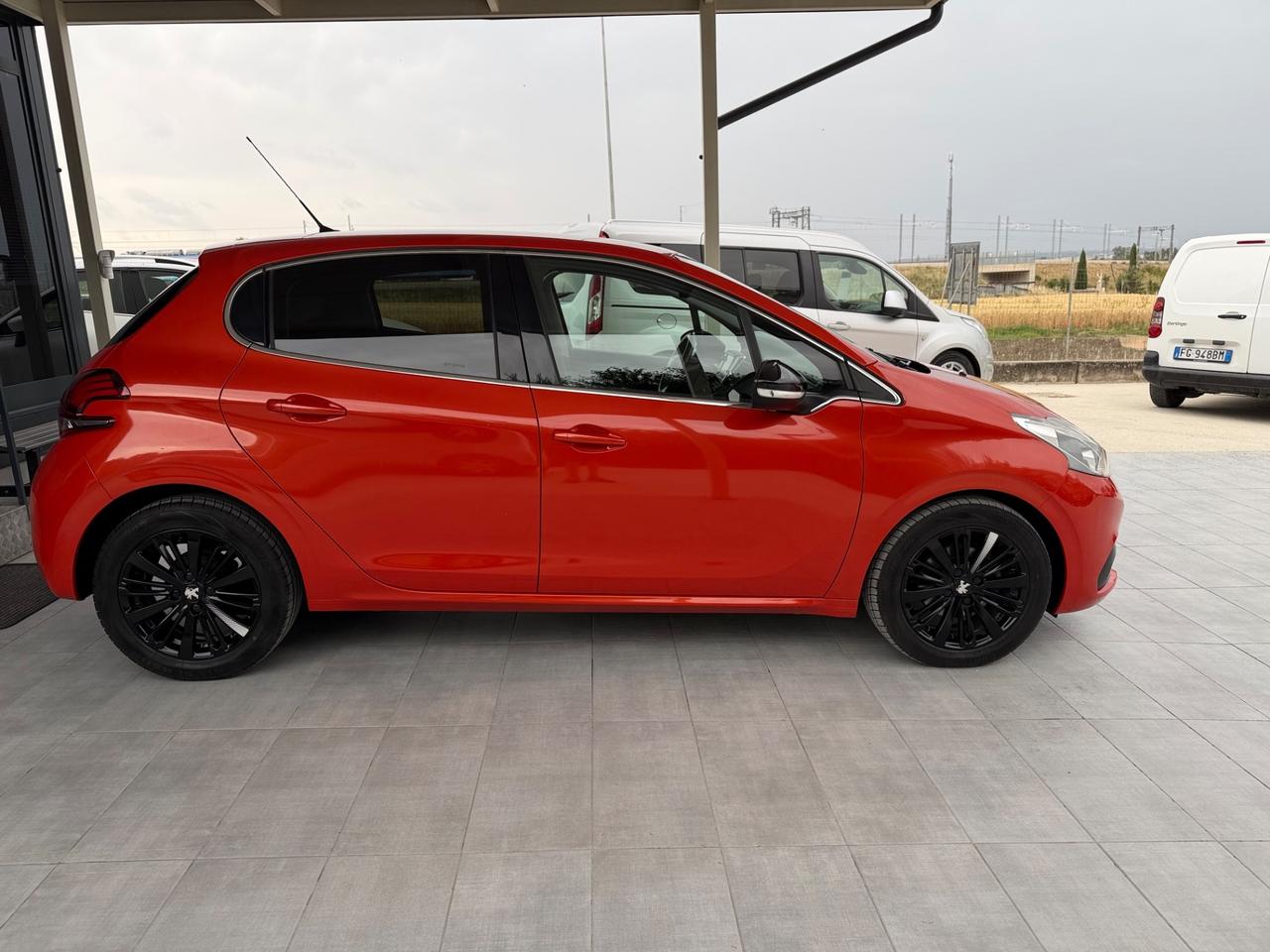 Peugeot 208 BlueHDi 75 5 porte Allure
