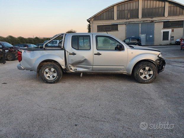 Nissan Navara (D40) 2.5 dCi 171CV 4WD Cabina Doppia SE