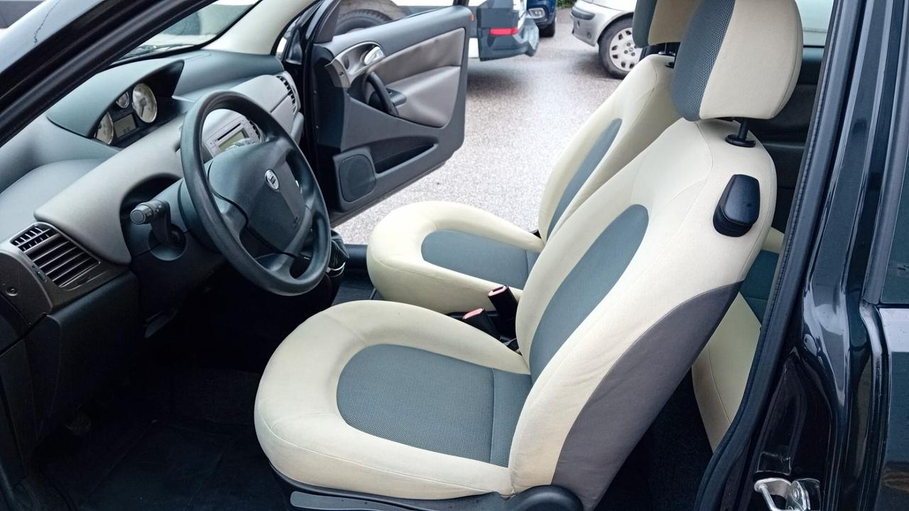 Lancia Ypsilon 1.2 Argento OK NEOPATENTATI