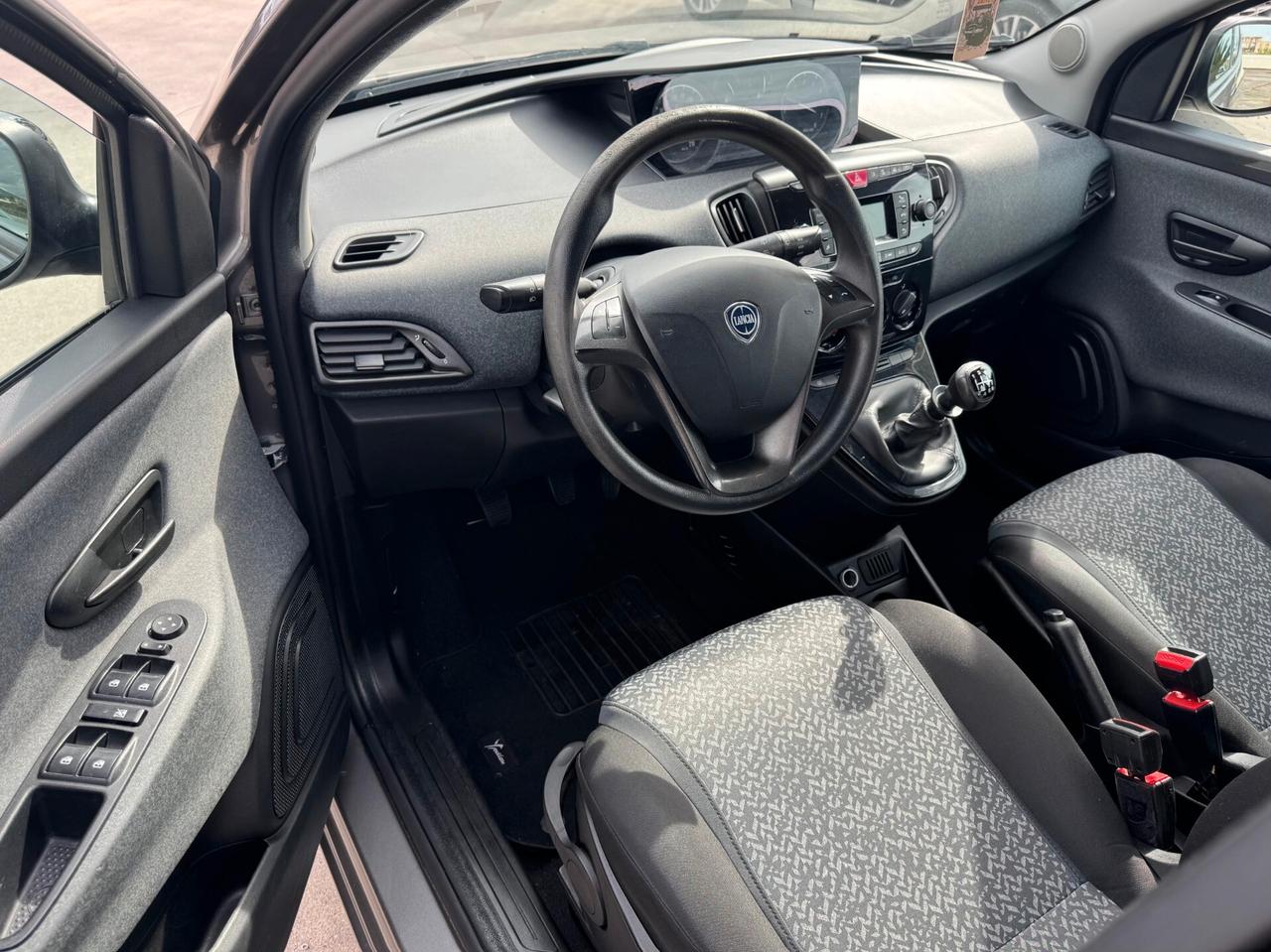 Lancia Y Gold 1.0 FireFly 70cv S&S Hybrid 2021