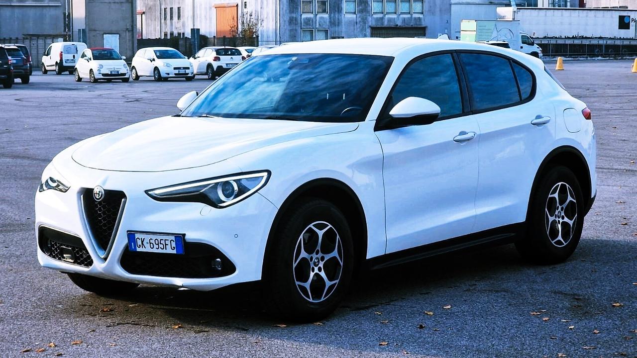 Alfa Romeo Stelvio 2.2 Turbodiesel 190 CV AT8 Q4 Super